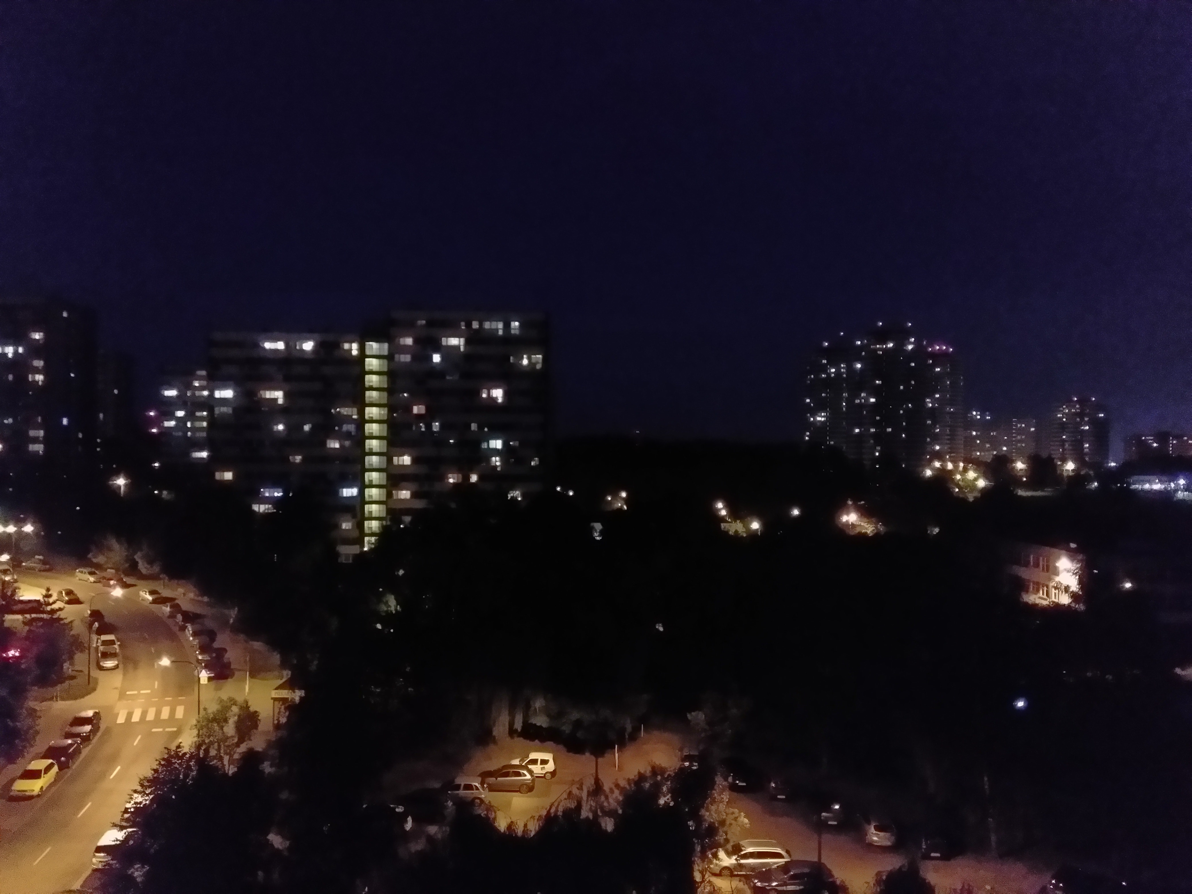 Zdjęcia nocne - Wiko WiM Lite