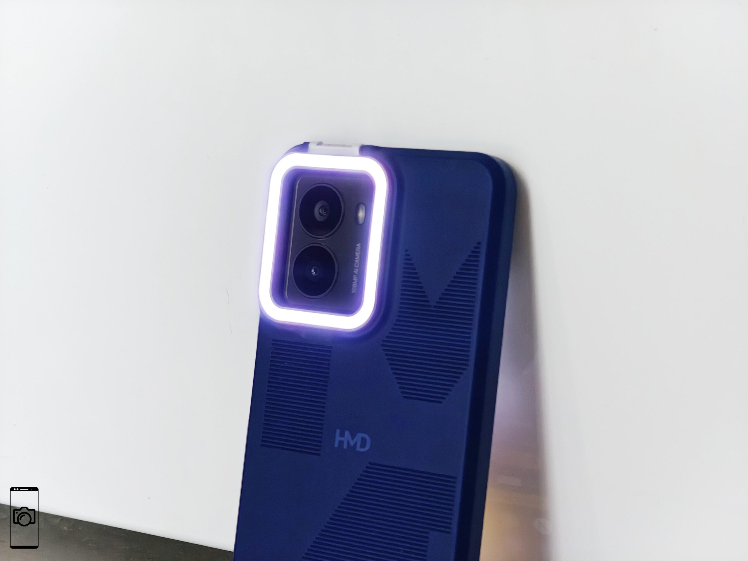 HMD Fusion + Flashy Outfit