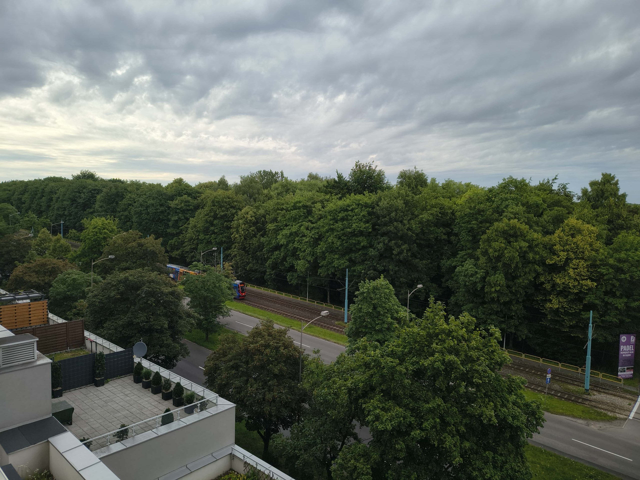 Pochmurna pogoda - Motorola Edge 60