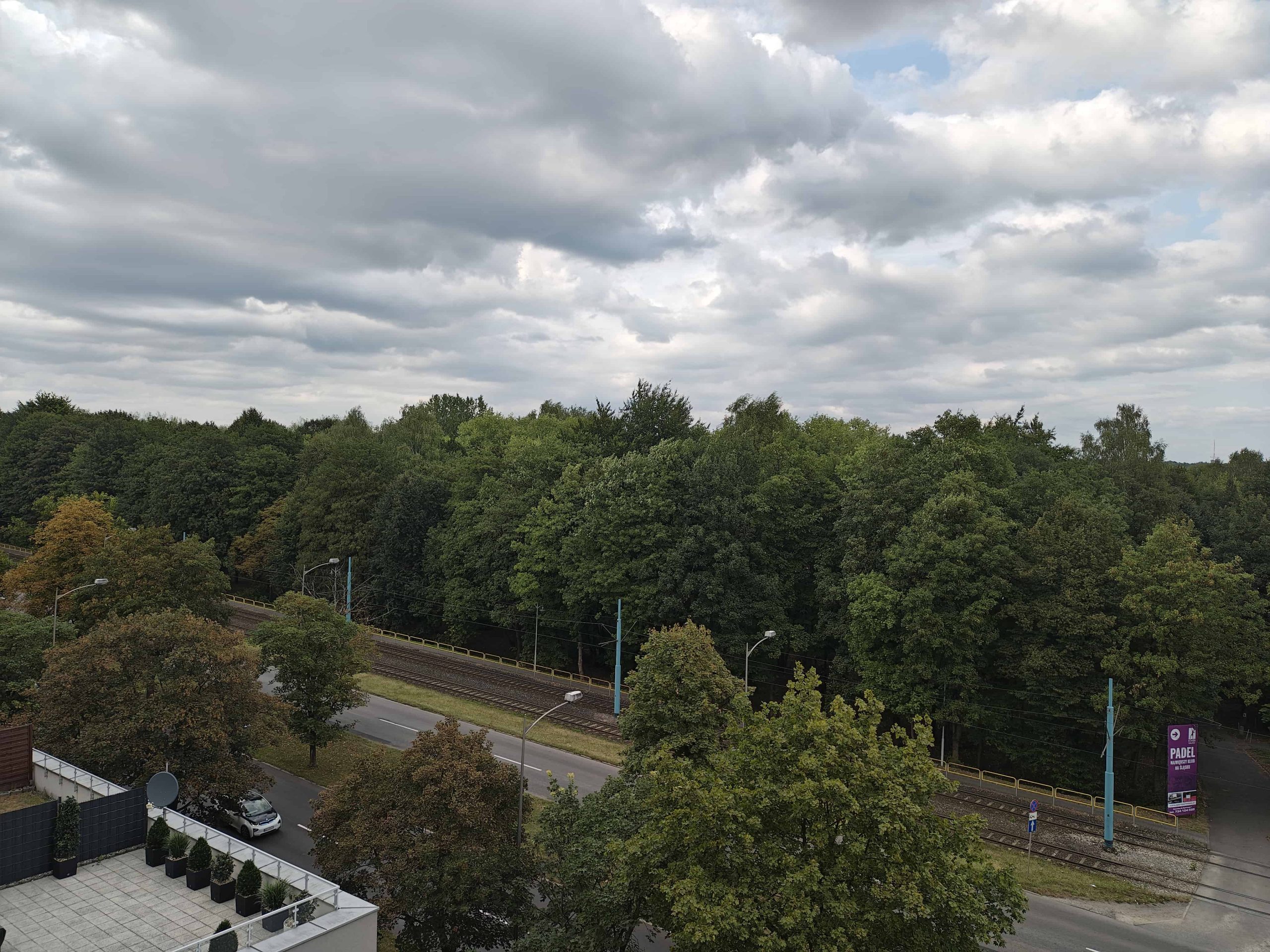 Pochmurna pogoda - Motorola Razr 50 Ultra