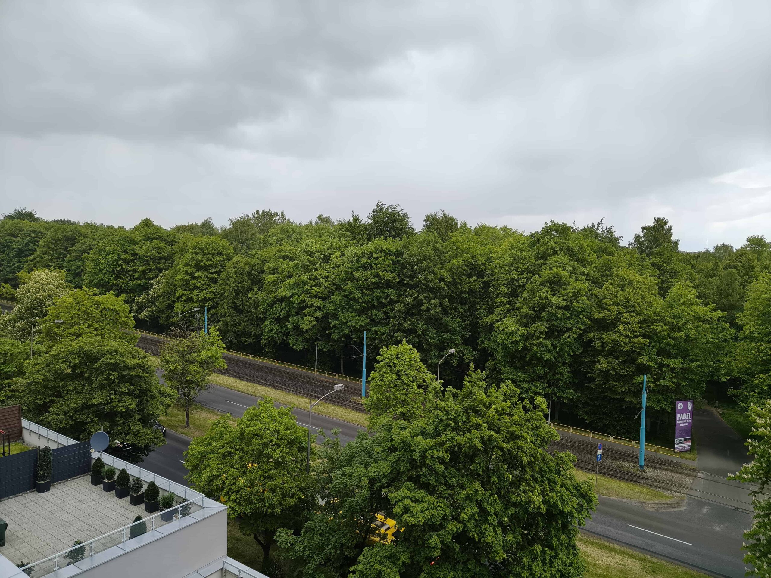 Pochmurna pogoda - realme GT 7T