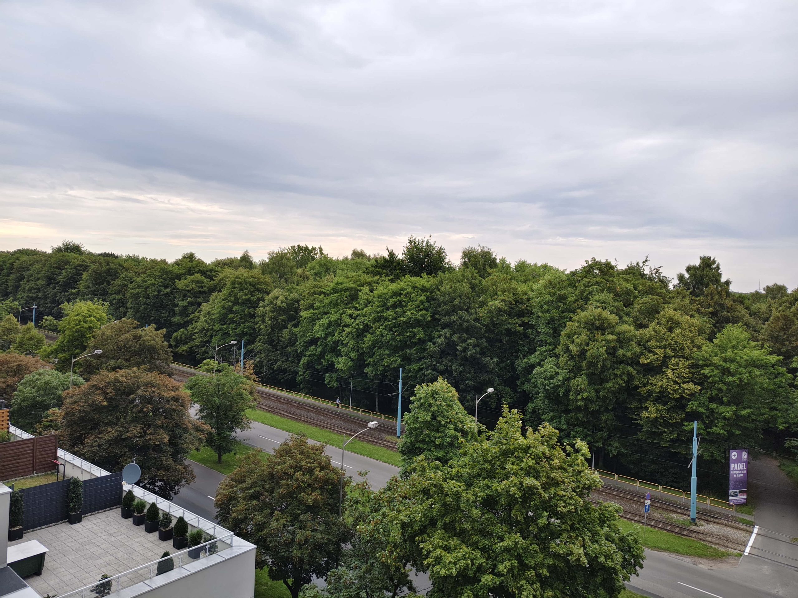 Pochmurna pogoda - vivo V50