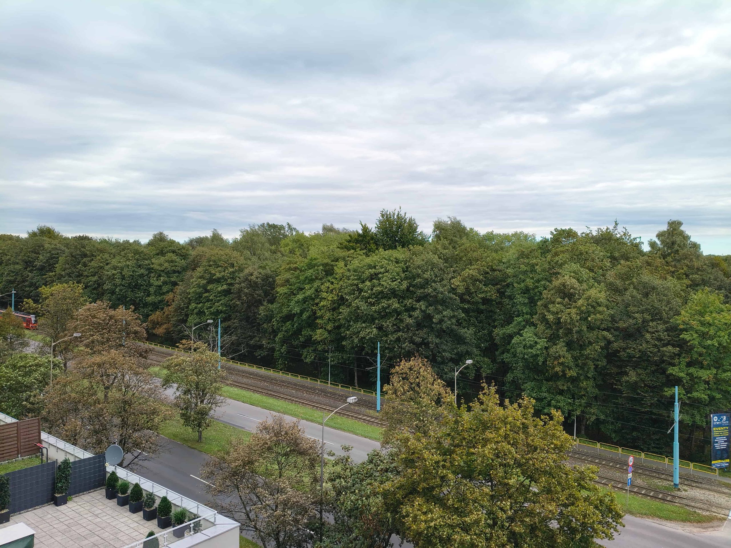 Pochmurna pogoda - Motorola Moto G86