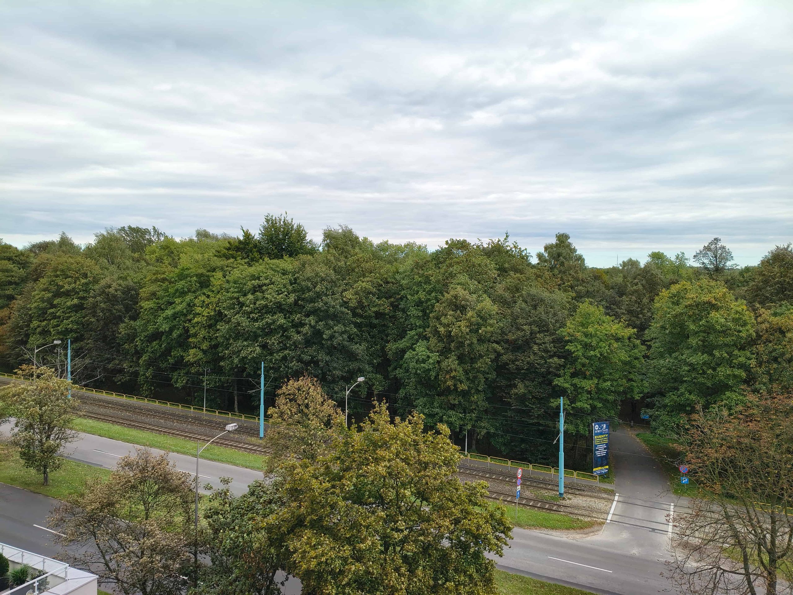 Pochmurna pogoda - Motorola Moto G86