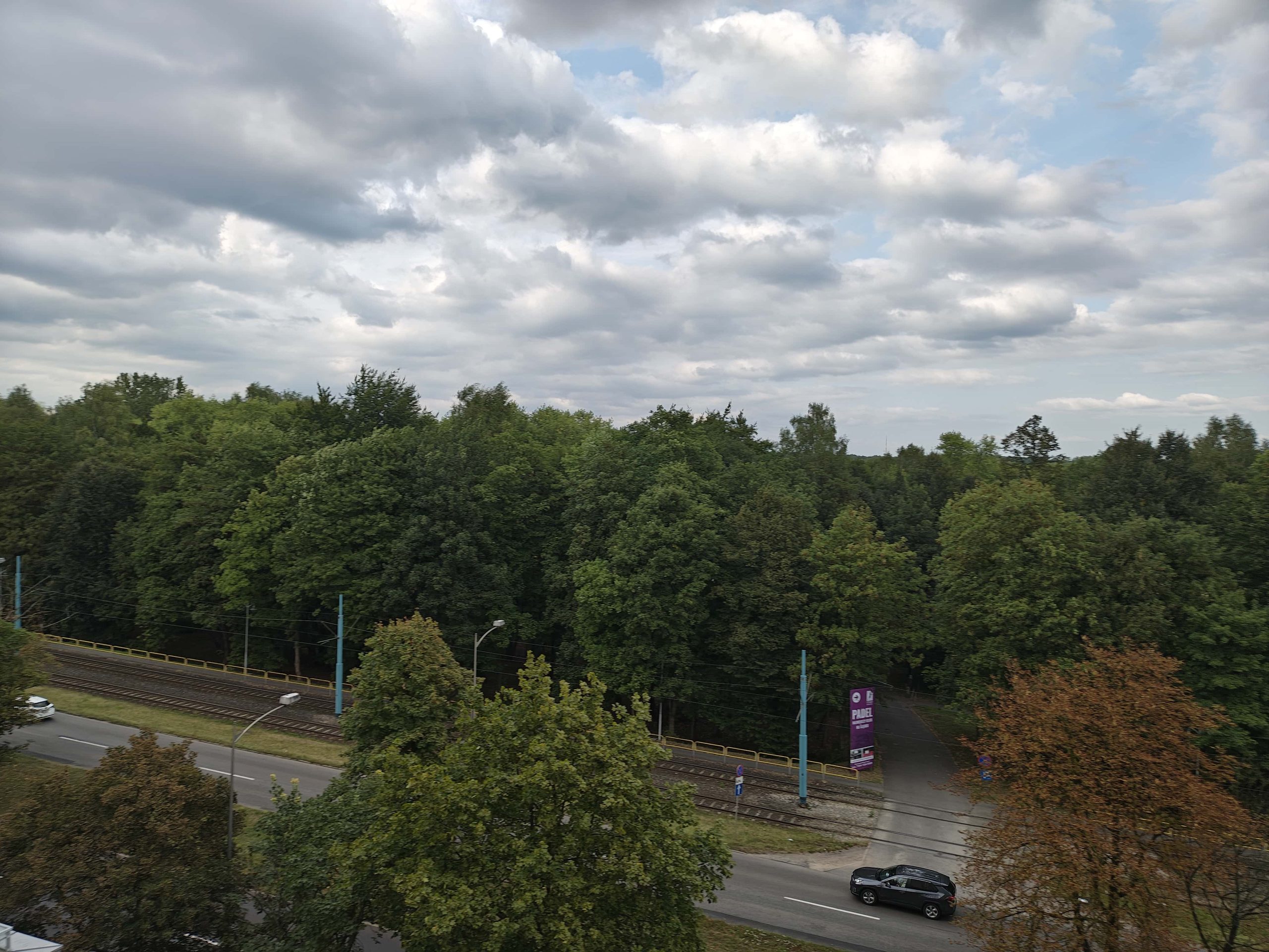 Pochmurna pogoda - Motorola Razr 50 Ultra