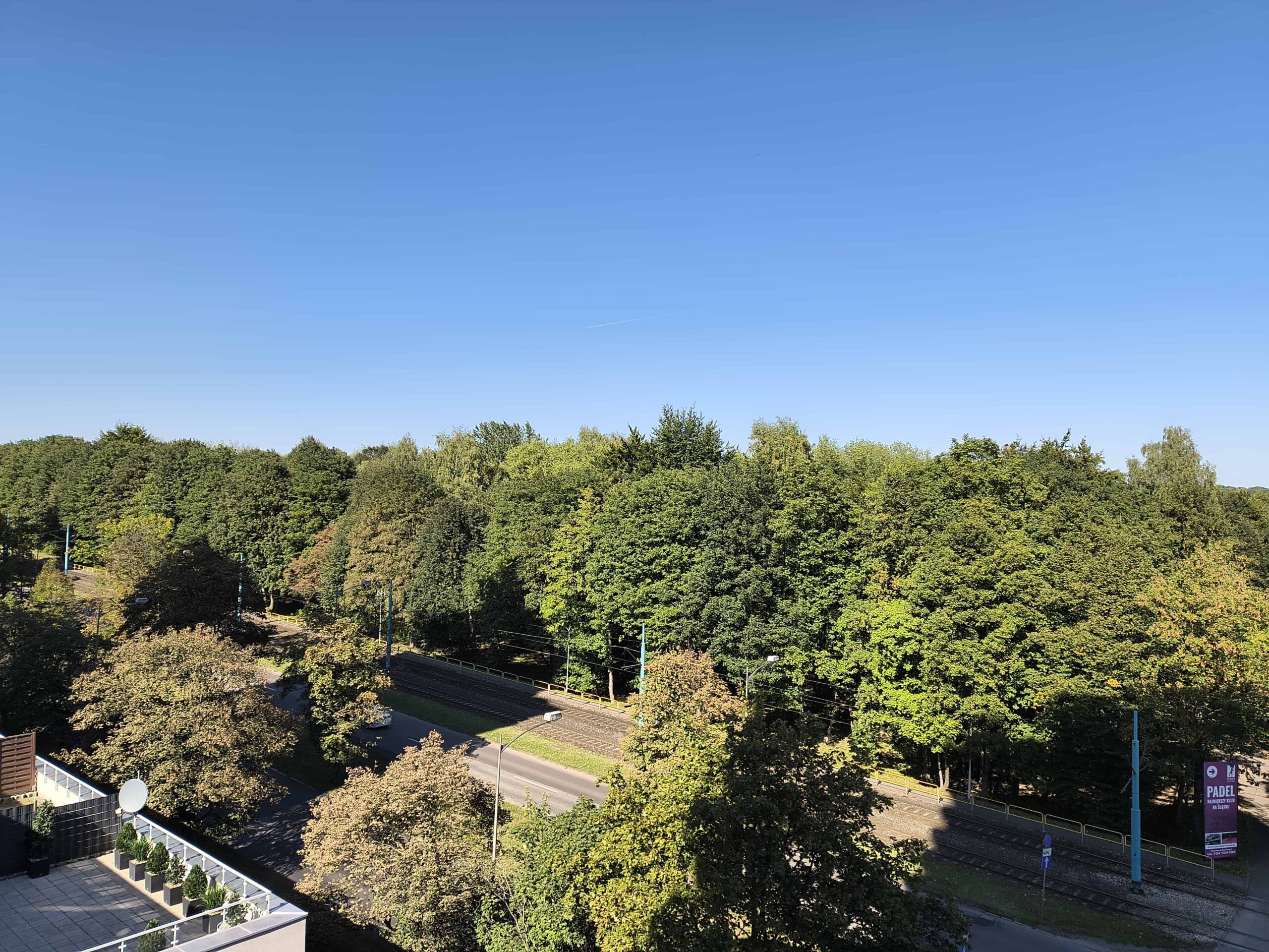 Słoneczna pogoda - Motorola Razr 50