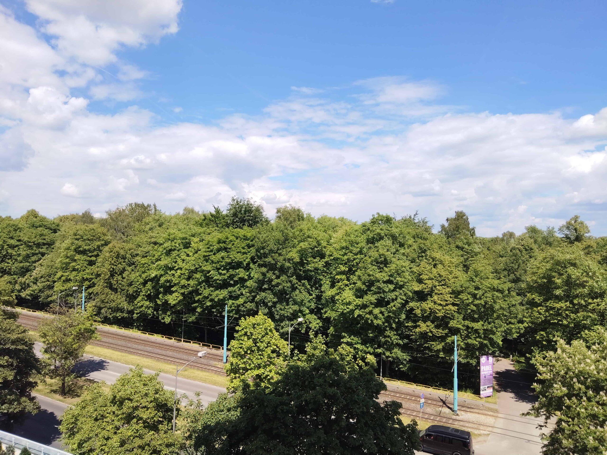 Słoneczna pogoda - HONOR 200 Smart