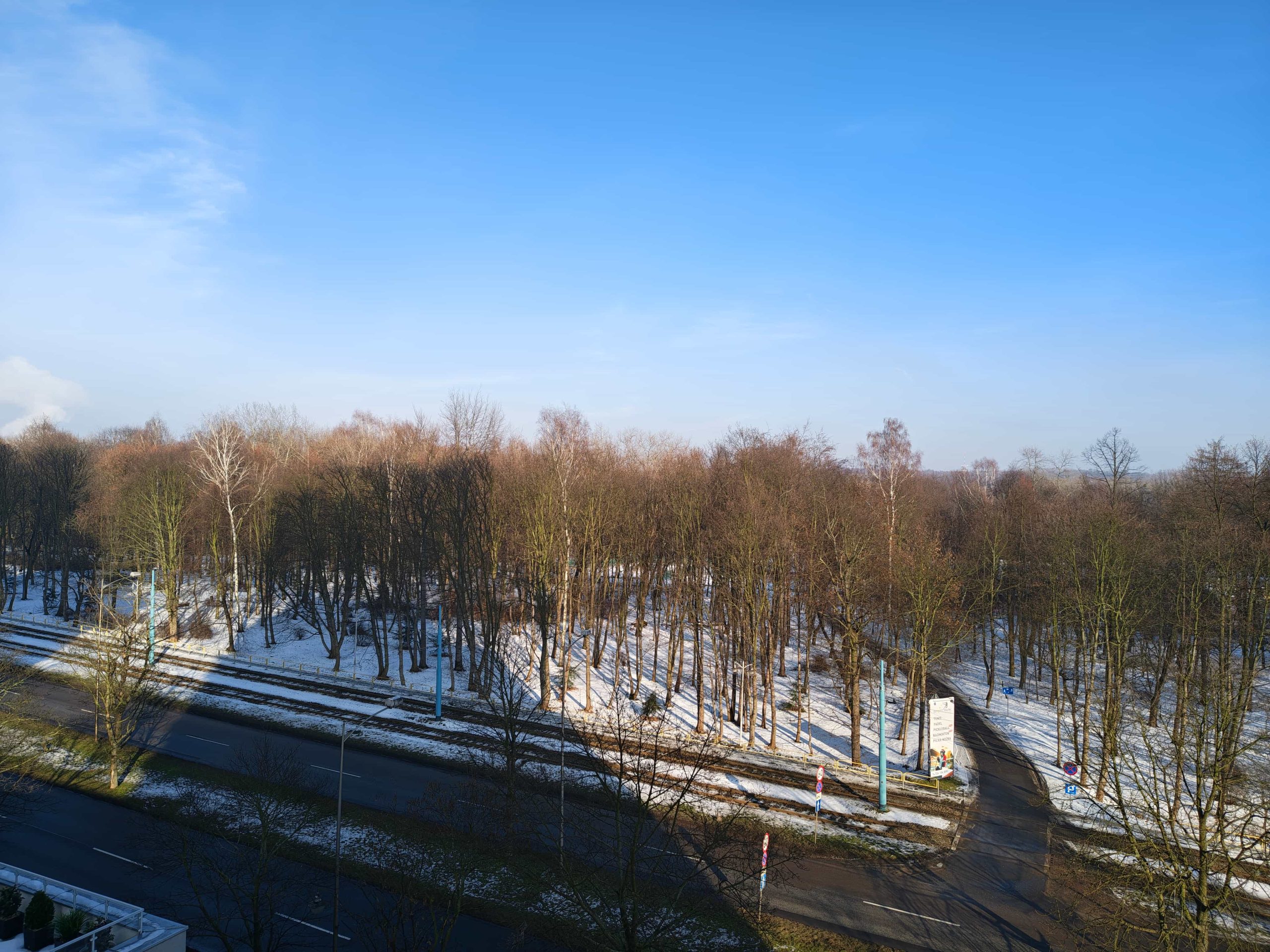 Słoneczna pogoda - Motorola Edge 70