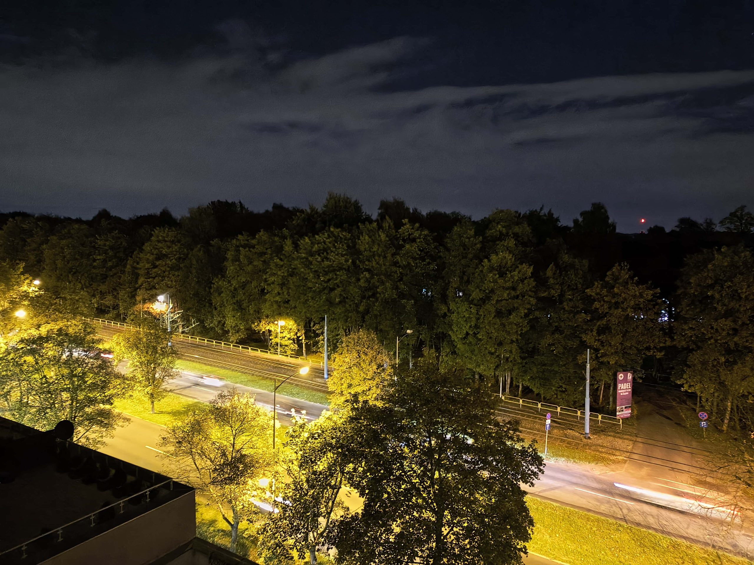 Zdjęcia nocne - Motorola Edge 50 Neo