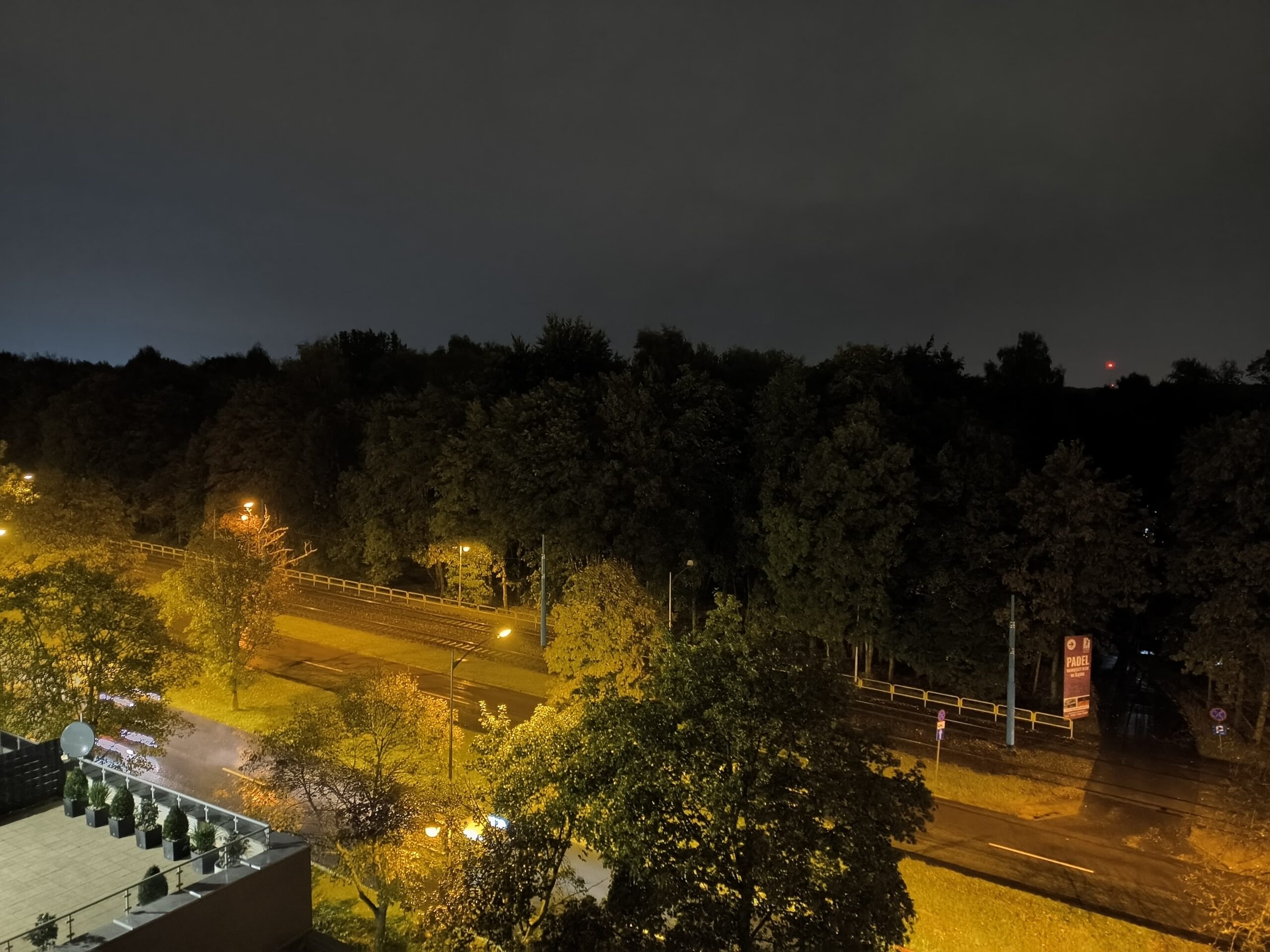 Zdjęcia nocne - Motorola Razr 50