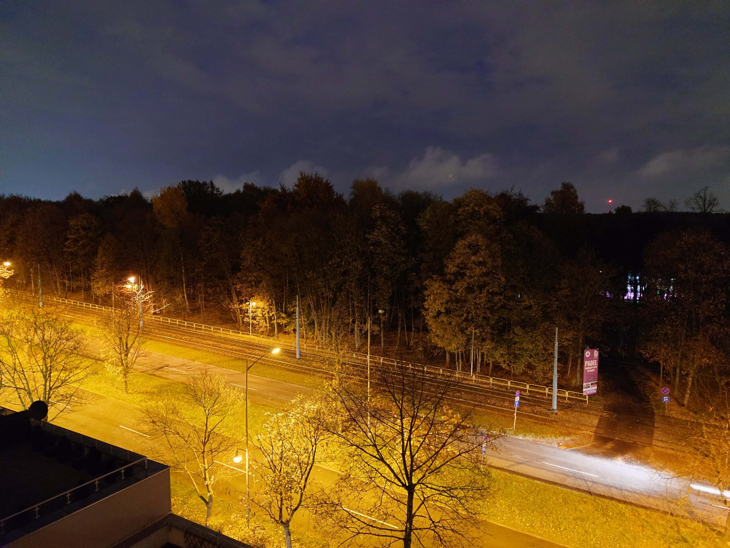 Zdjęcia nocne - Sony Xperia 1 VI