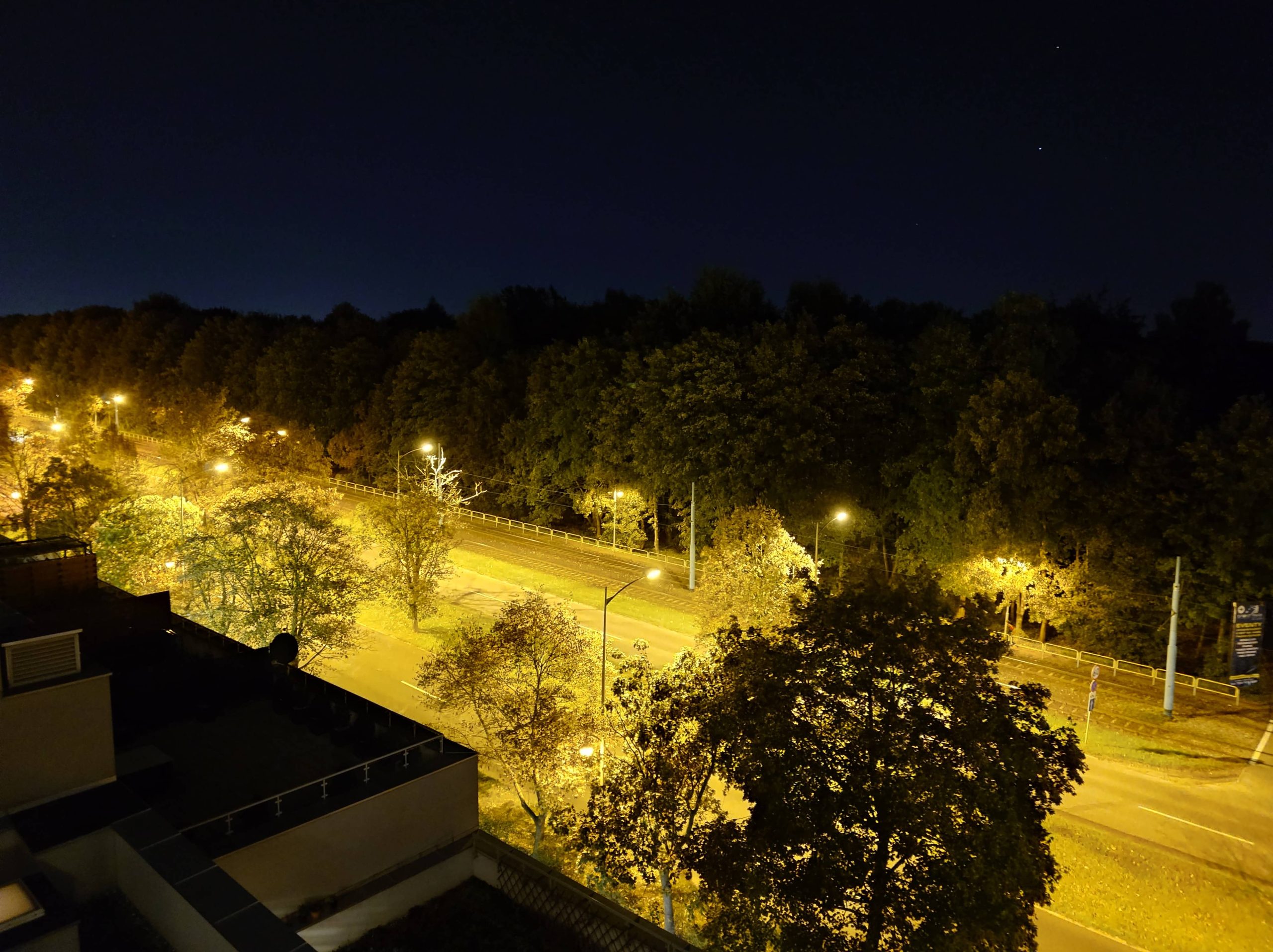 Zdjęcia nocne - Sony Xperia 1 VII