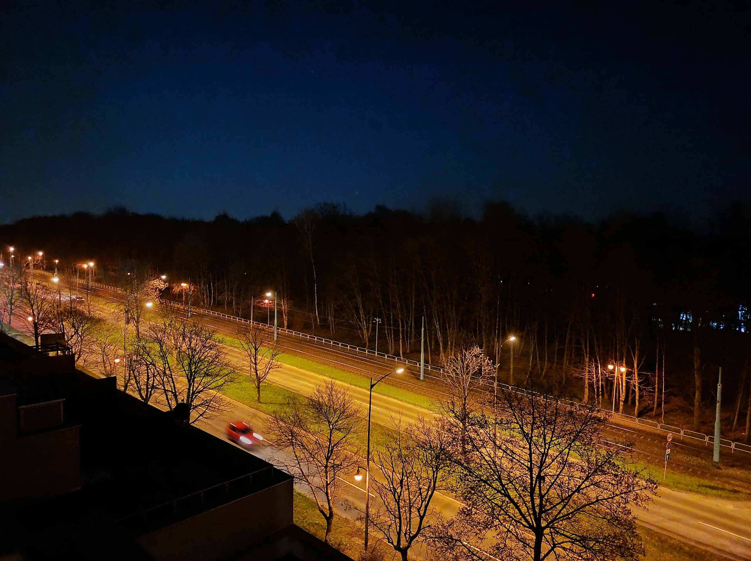 Zdjęcia nocne - HONOR 600 Lite Zdjęcia nocne - HONOR 600 Lite