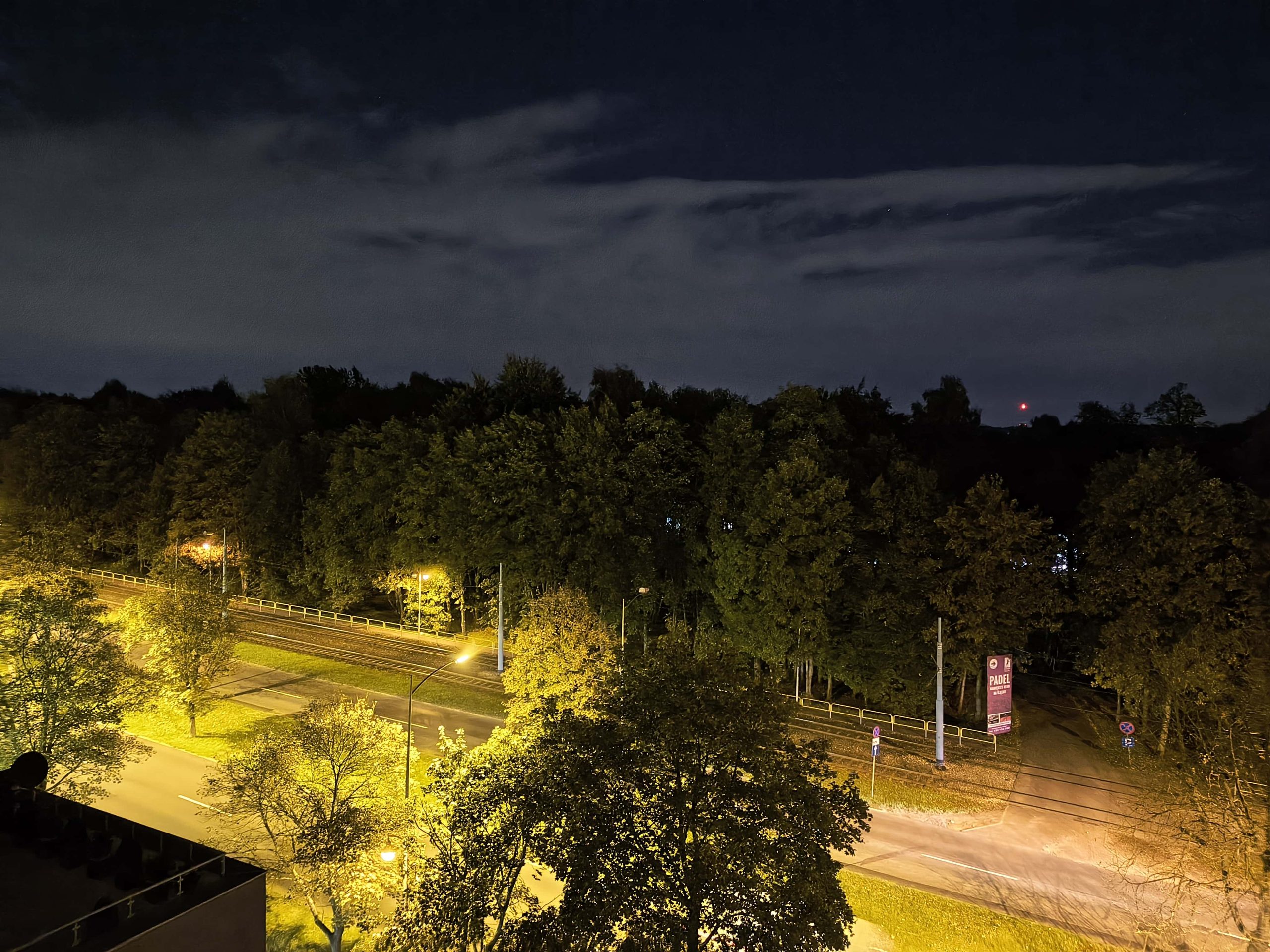 Zdjęcia nocne - Motorola Edge 50 Neo