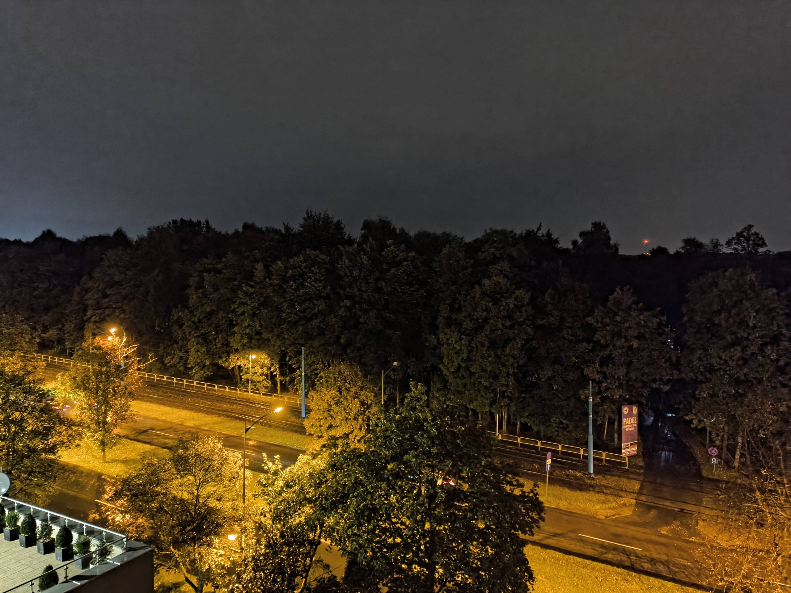 Zdjęcia nocne - Motorola Razr 50