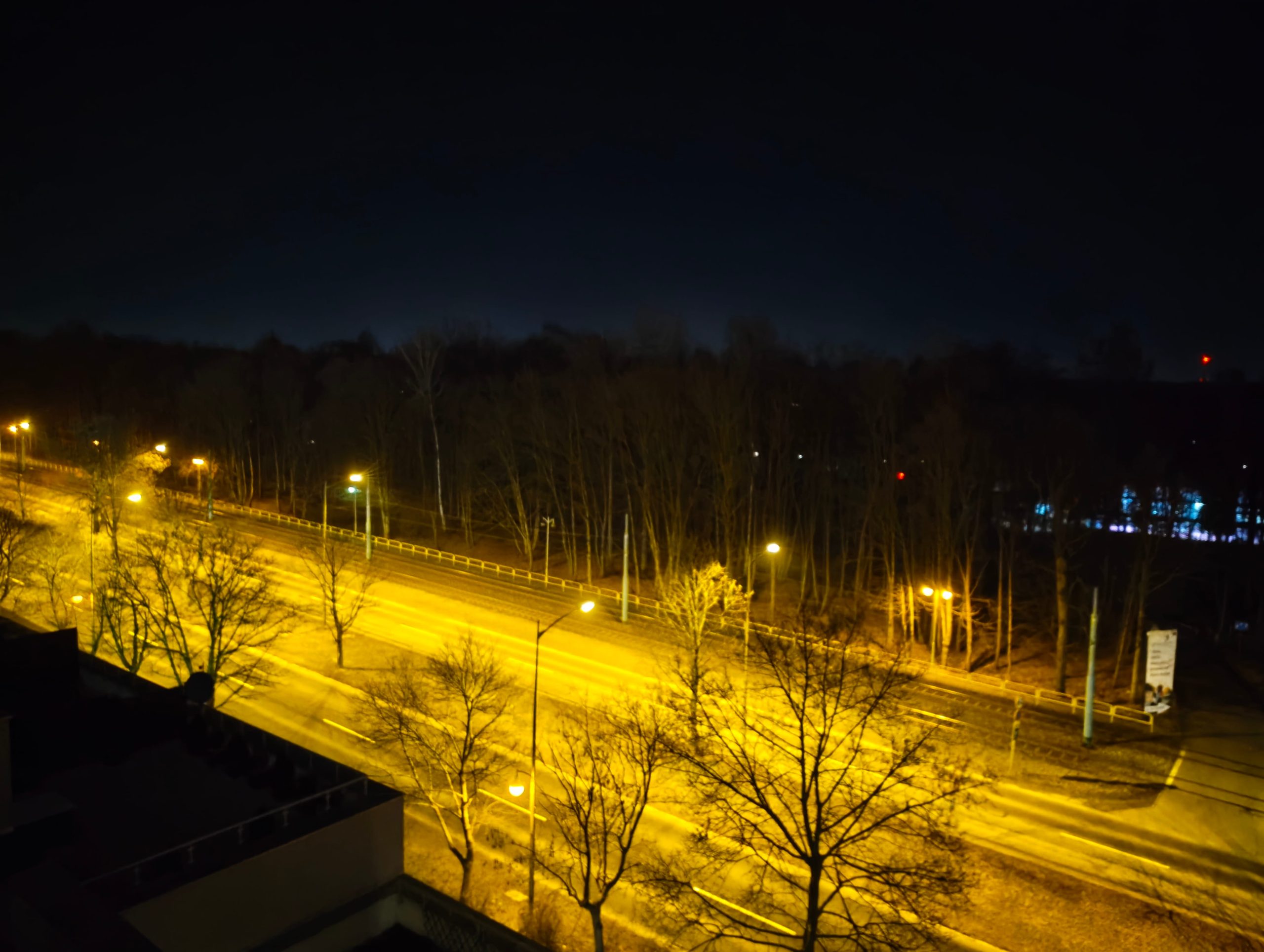 Zdjęcia nocne - Nothing Phone (4a)