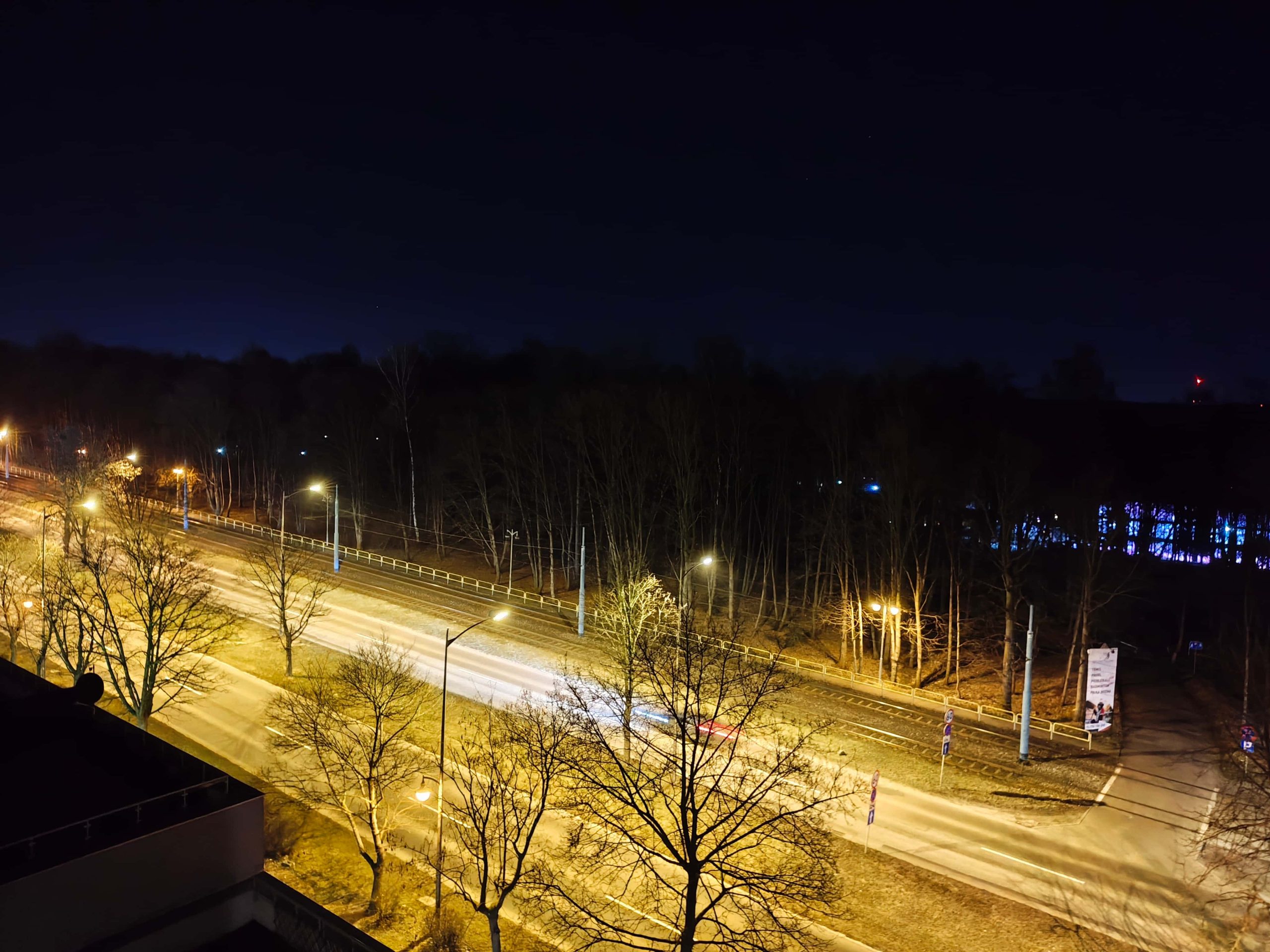 Zdjęcia nocne - Nothing Phone (4a) Pro