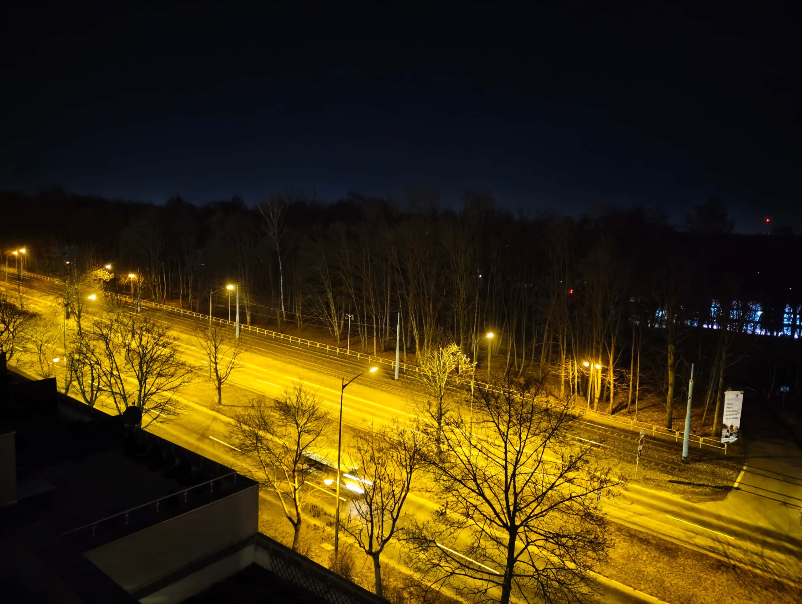 Zdjęcia nocne - Nothing Phone (4a)