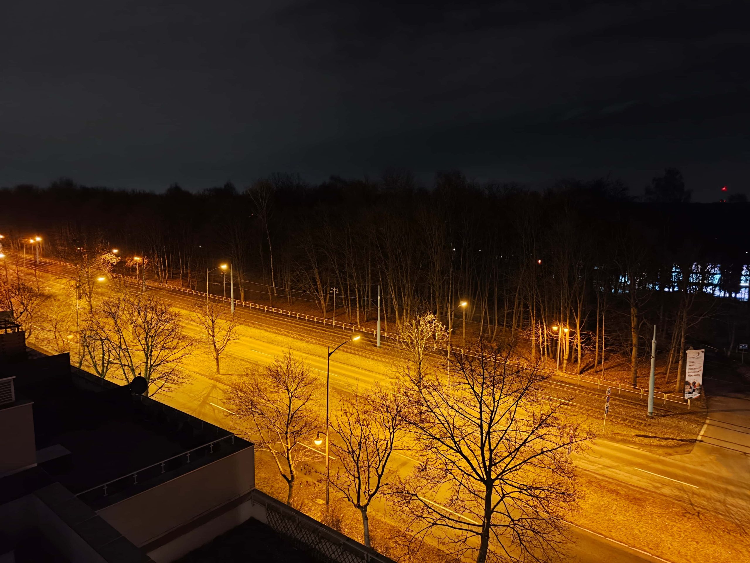 Zdjęcia nocne - OPPO Find X9 Zdjęcia nocne - OPPO Find X9
