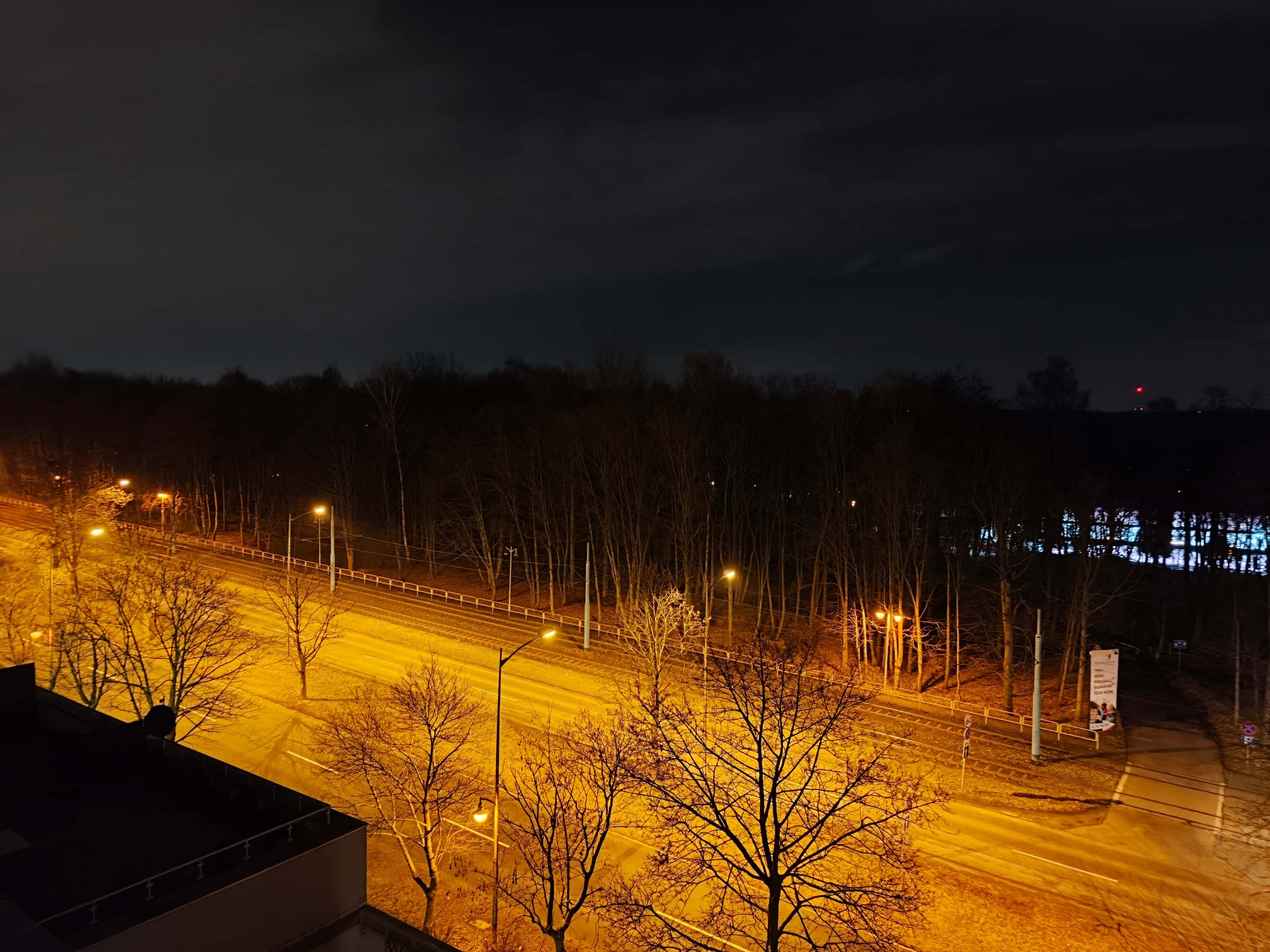 Zdjęcia nocne - OPPO Find X9 Zdjęcia nocne - OPPO Find X9