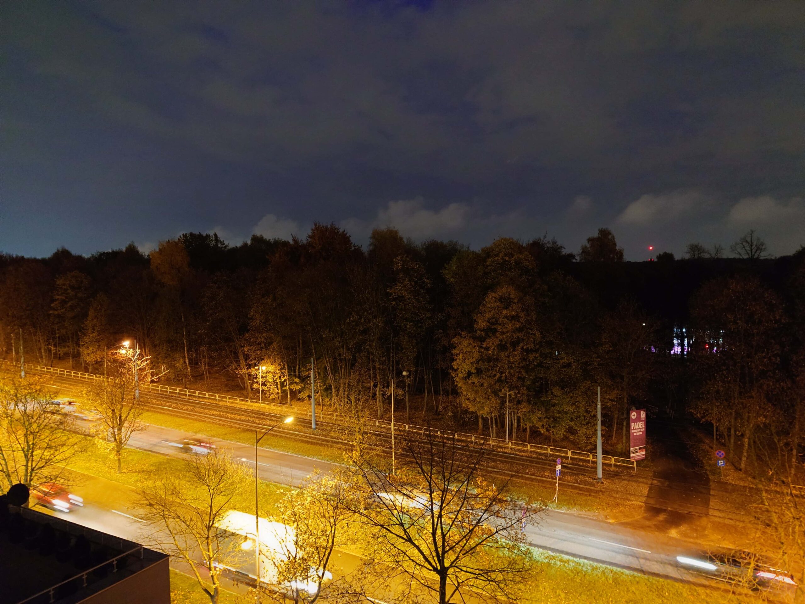 Zdjęcia nocne - Sony Xperia 1 VI