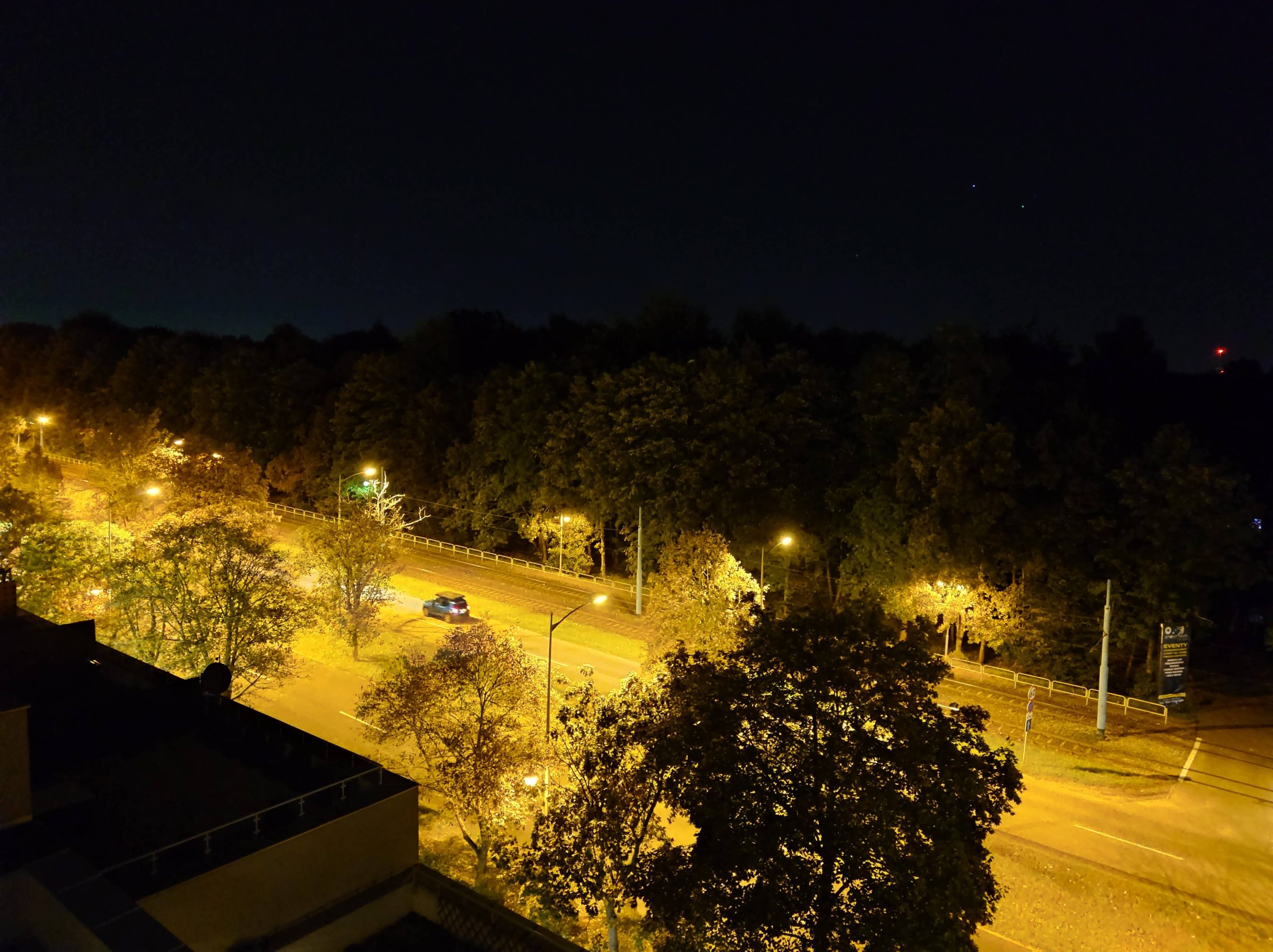 Zdjęcia nocne - Sony Xperia 1 VII