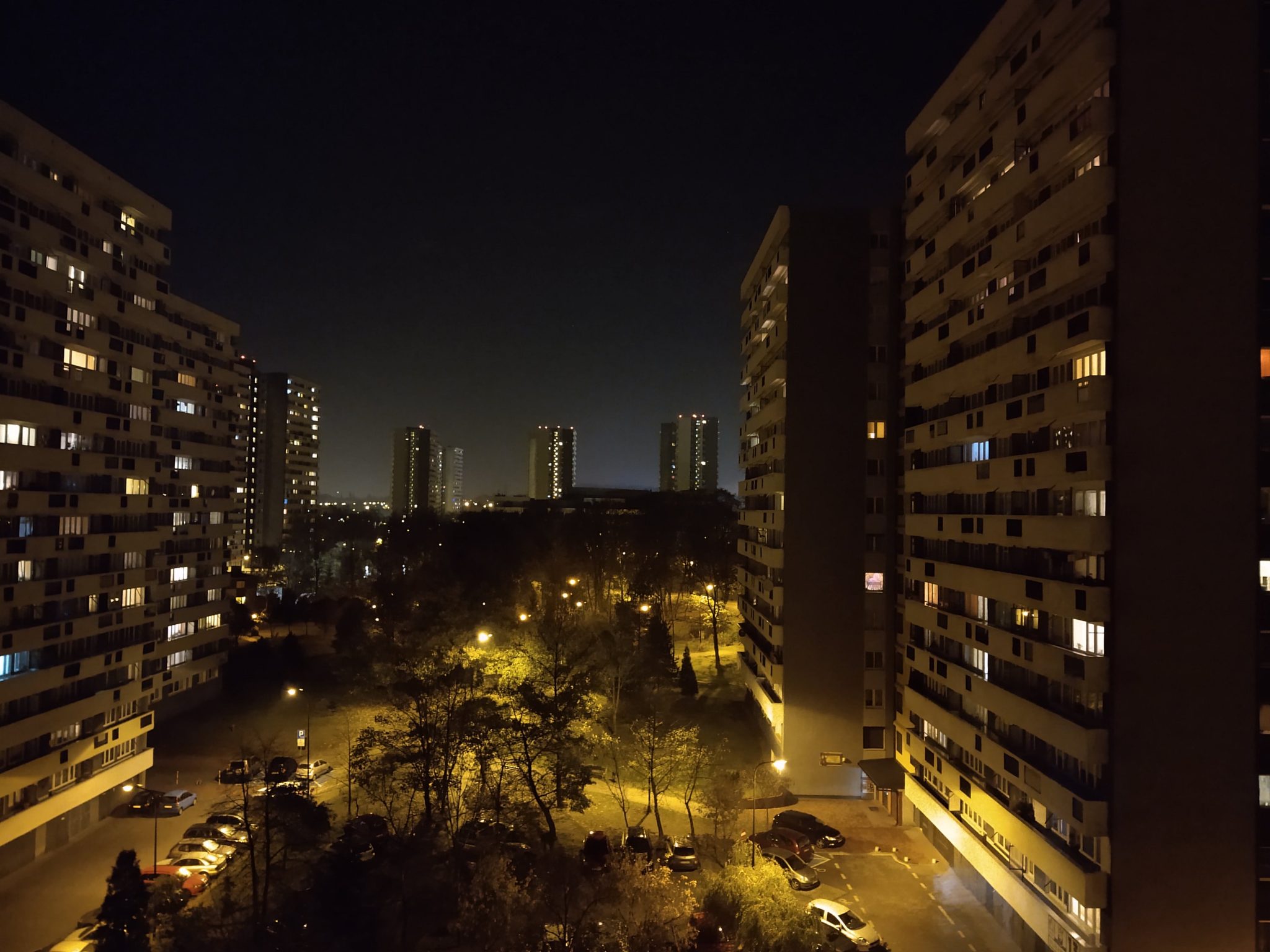 Zdjęcia nocne - Motorola One Zoom